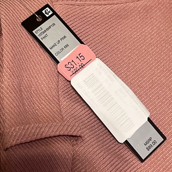 NWT  Tahari Size 10.  Light Pink pants with belt loops.  Front and back pockets. - Picture 6 of 7